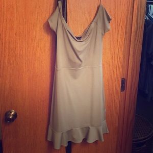 Off the shoulder Forever 21 dress